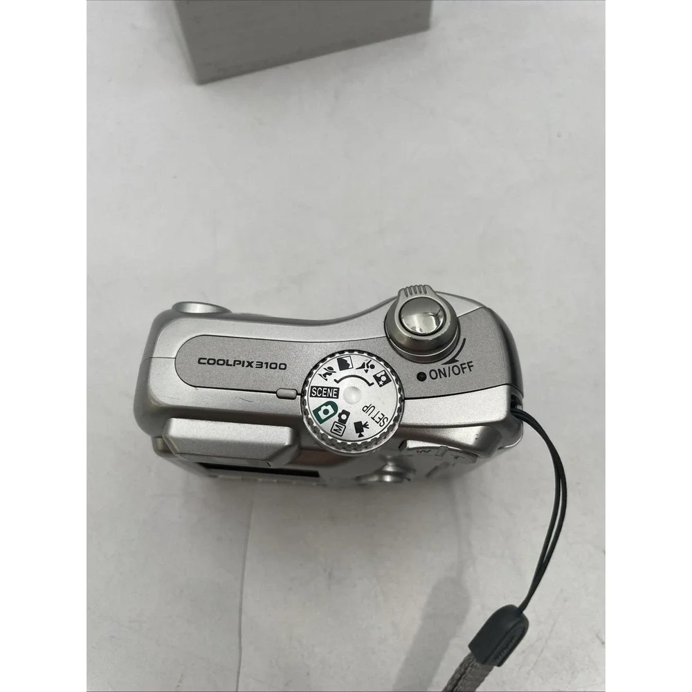 Nikon COOLPIX 3100 3.2MP Digital Camera 3X Optical Zoom +Battery+SD Card+Case